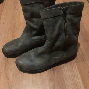 Boots Crown Vintage can’t go no lower